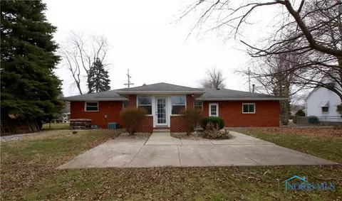 2823 Starr Ave, Oregon, OH 43616 photo 2