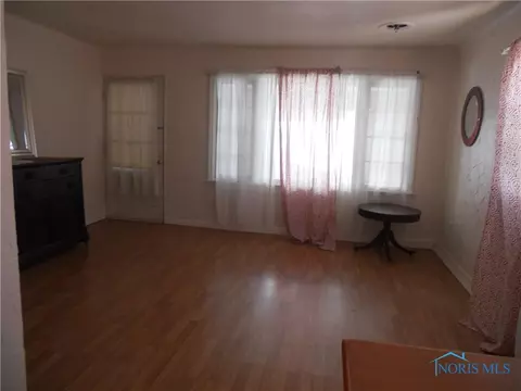5835 Willacker Rd, Oregon, OH 43616 photo 3