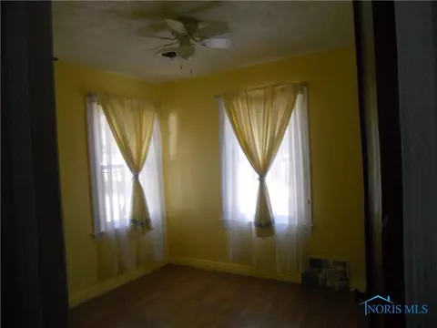 5835 Willacker Rd, Oregon, OH 43616 photo 7