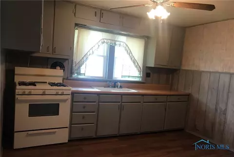 403 W Wayne St, Paulding, OH 45879 photo 8