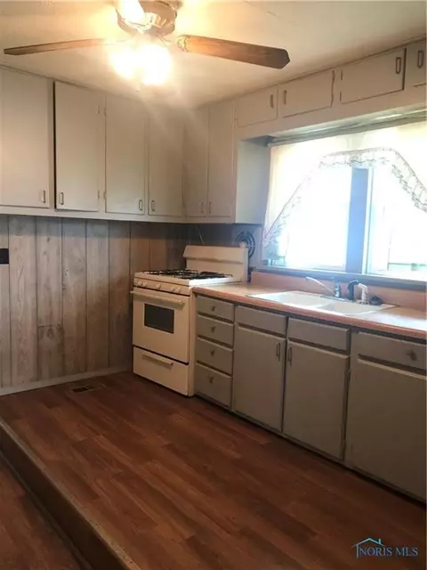 403 W Wayne St, Paulding, OH 45879 photo 9
