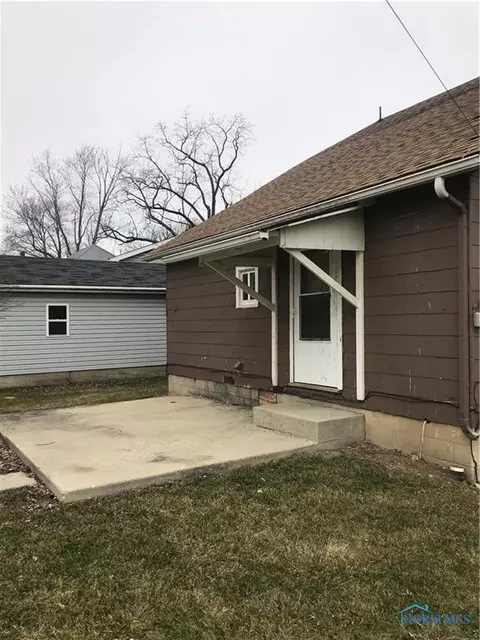 403 W Wayne St, Paulding, OH 45879 photo 4