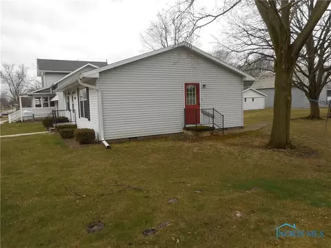 203 E Rings St, West Unity, OH 43570 photo 3