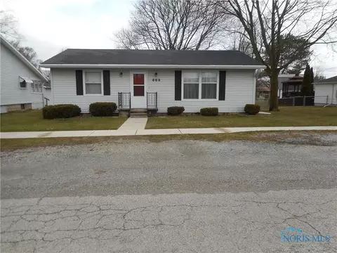 203 E Rings St, West Unity, OH 43570 photo 1
