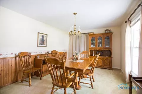 204 Warner St, Walbridge, OH 43465 photo 6