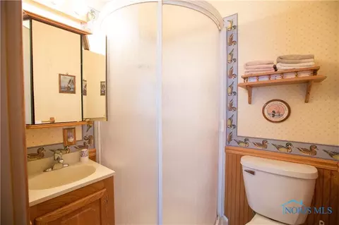 204 Warner St, Walbridge, OH 43465 photo 12