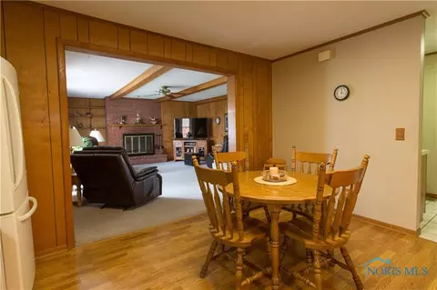 204 Warner St, Walbridge, OH 43465 photo 17