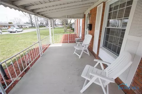 204 Warner St, Walbridge, OH 43465 photo 5