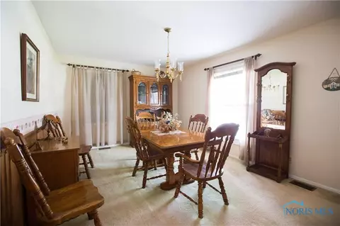 204 Warner St, Walbridge, OH 43465 photo 7