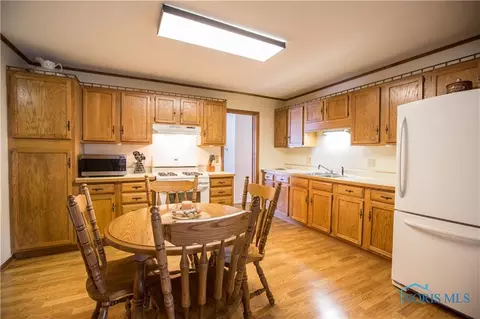 204 Warner St, Walbridge, OH 43465 photo 21