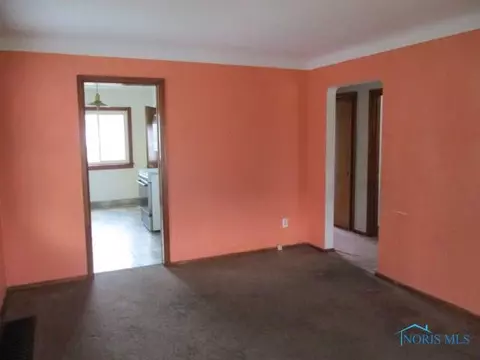 2326 Hinde Rd, Toledo, OH 43607 photo 6