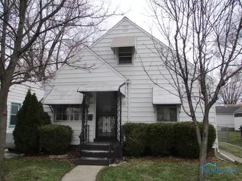 2326 Hinde Rd, Toledo, OH 43607 photo 1