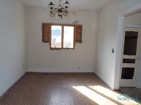 121 E South St, Wayne, OH 43466 photo 9