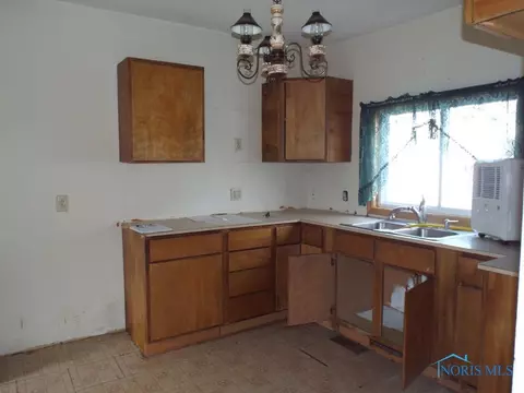 121 E South St, Wayne, OH 43466 photo 7