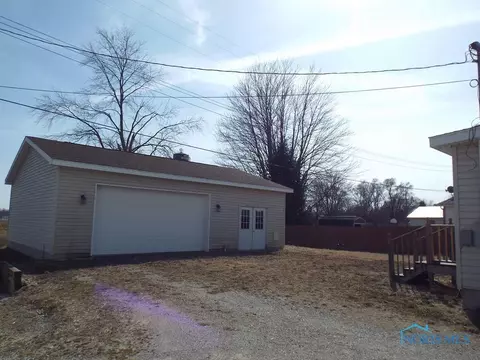 121 E South St, Wayne, OH 43466 photo 3