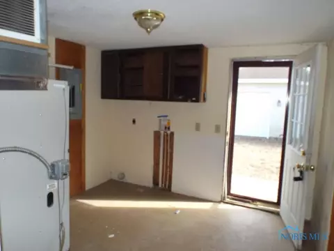 121 E South St, Wayne, OH 43466 photo 6