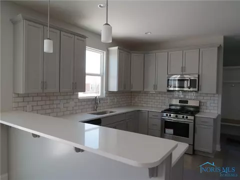 7544 Shoemaker Dr, Waterville, OH 43566 photo 10