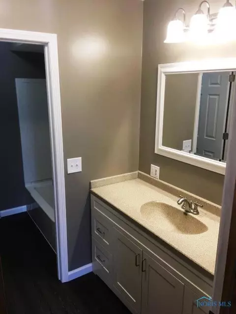 214 Douglas Dr, Archbold, OH 43502 photo 9