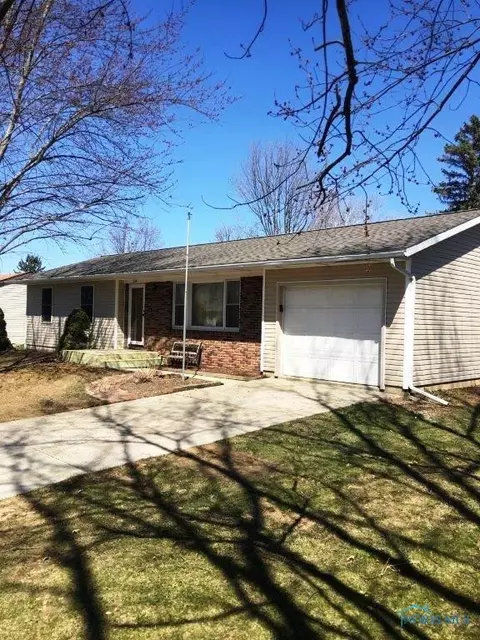 214 Douglas Dr, Archbold, OH 43502 photo 2