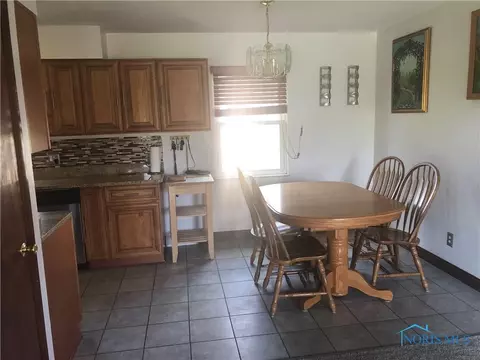 2941 Springtime Dr, Oregon, OH 43616 photo 10