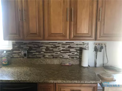 2941 Springtime Dr, Oregon, OH 43616 photo 11