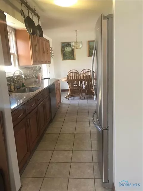 2941 Springtime Dr, Oregon, OH 43616 photo 8