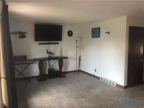 2941 Springtime Dr, Oregon, OH 43616 photo 6
