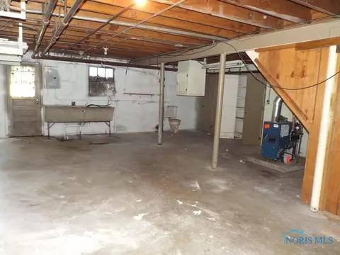 2032 Shenandoah Rd, Toledo, OH 43607 photo 13
