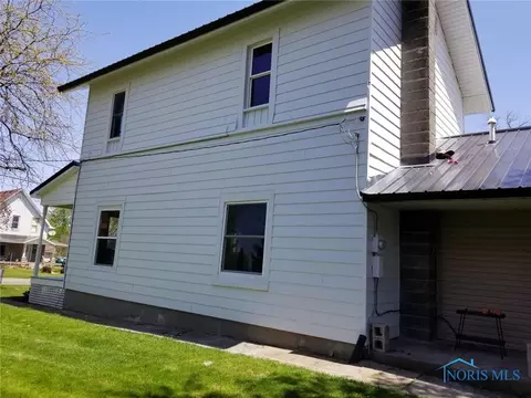 412 E Main St, Fayette, OH 43521 photo 2