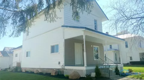 412 E Main St, Fayette, OH 43521 photo 1