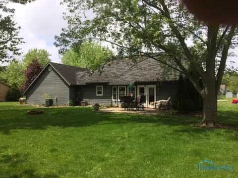 204 Brown Dr, Bryan, OH 43506 photo 2