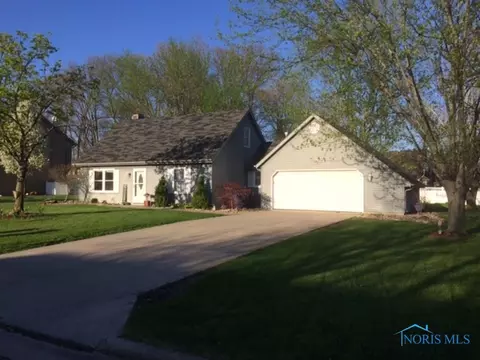 204 Brown Dr, Bryan, OH 43506 photo 1
