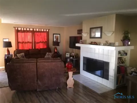204 Brown Dr, Bryan, OH 43506 photo 5