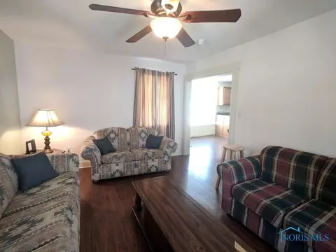 427 N Edwards St, Ada, OH 45810 photo 8