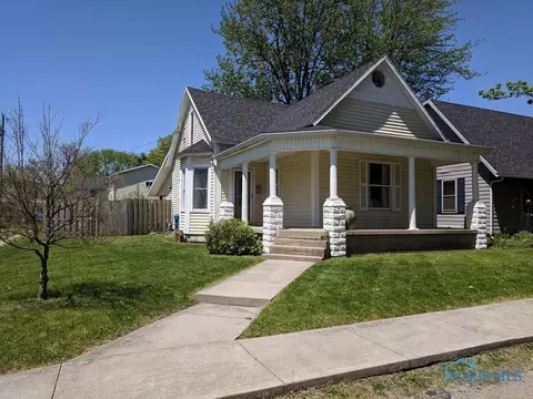 427 N Edwards St, Ada, OH 45810 photo 1
