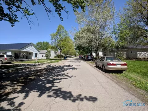 427 N Edwards St, Ada, OH 45810 photo 22
