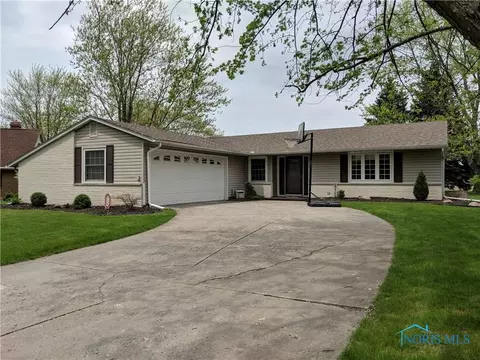 211 Ohio Dr, Bryan, OH 43506 photo 1