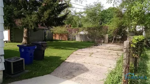 809 Secor Rd, Toledo, OH 43607 photo 2