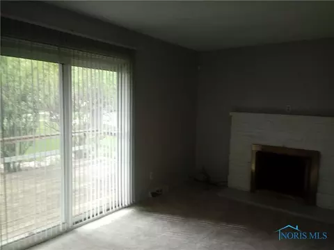 1533 Cherry Valley Rd, Toledo, OH 43607 photo 3