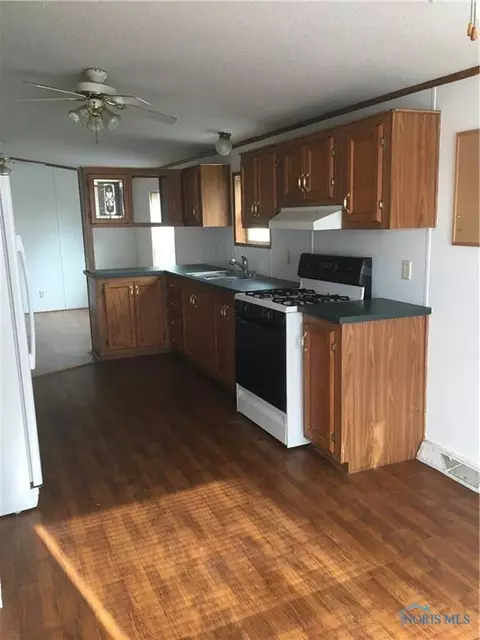 124 Sawmill Rd, Lyons, OH 43533 photo 2