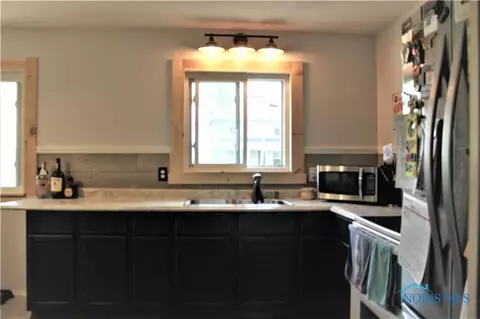 135 E Hubbard St, Hamler, OH 43524 photo 10