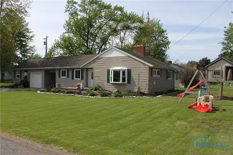 135 E Hubbard St, Hamler, OH 43524 photo 3