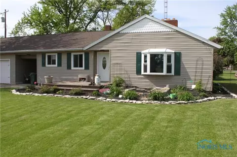 135 E Hubbard St, Hamler, OH 43524 photo 4