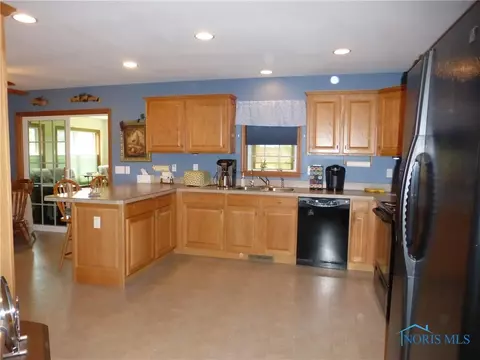 1310 Markey Dr, Bryan, OH 43506 photo 8