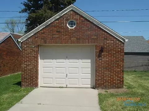 2286 Hinde Rd, Toledo, OH 43607 photo 4
