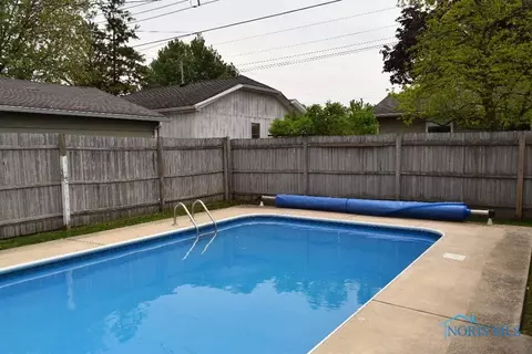1386 Junior Dr, Maumee, OH 43537 photo 3
