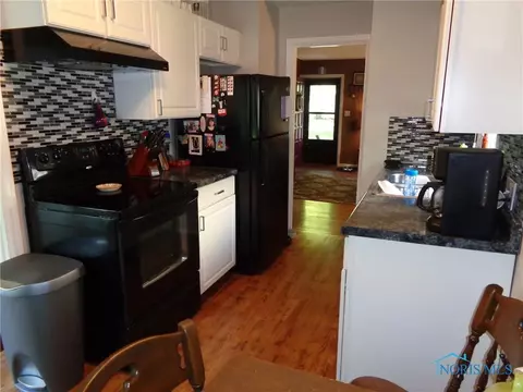 2734 Castleton Ave, Toledo, OH 43613 photo 6