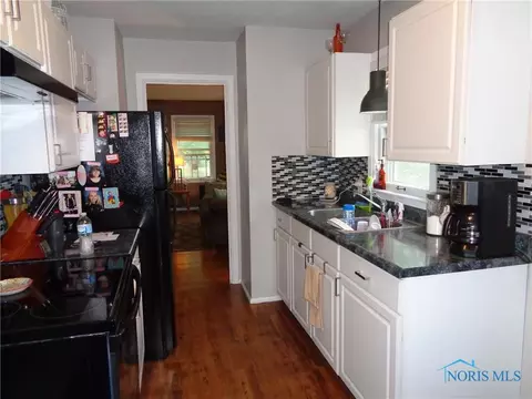 2734 Castleton Ave, Toledo, OH 43613 photo 5