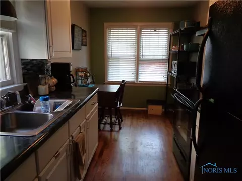 2734 Castleton Ave, Toledo, OH 43613 photo 8