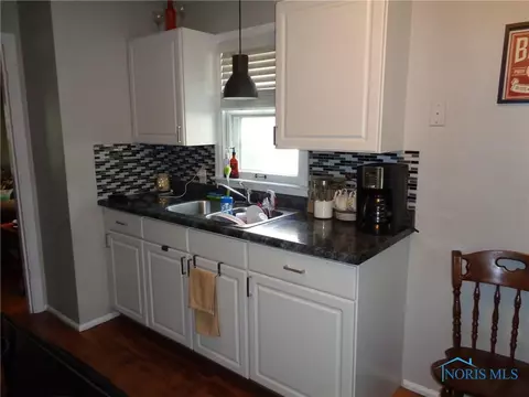 2734 Castleton Ave, Toledo, OH 43613 photo 7